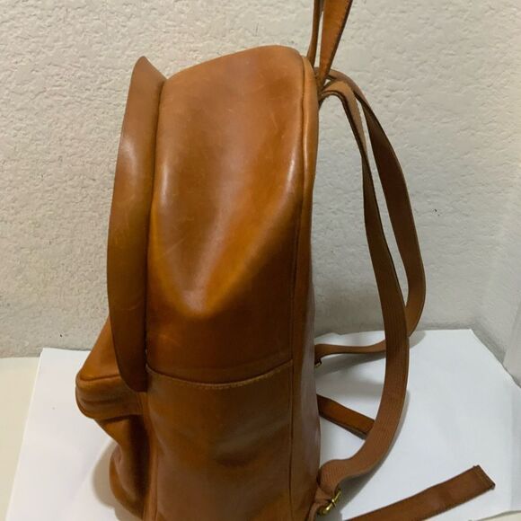 Madewell Large Lorimer Leather Backpack in English Saddle main image 6